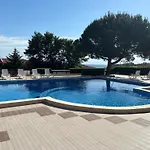 Paradise View Апартамент