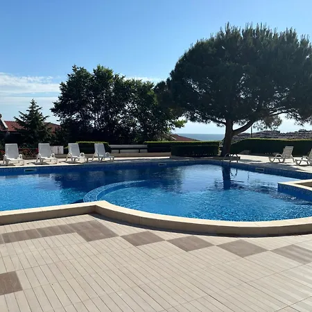 Paradise View 아파트